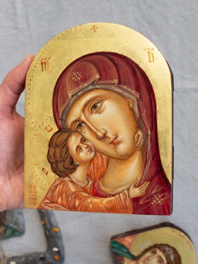 Maica domnului cu pruncul 12.15 08 Maica domnului cu pruncul 12.15 08