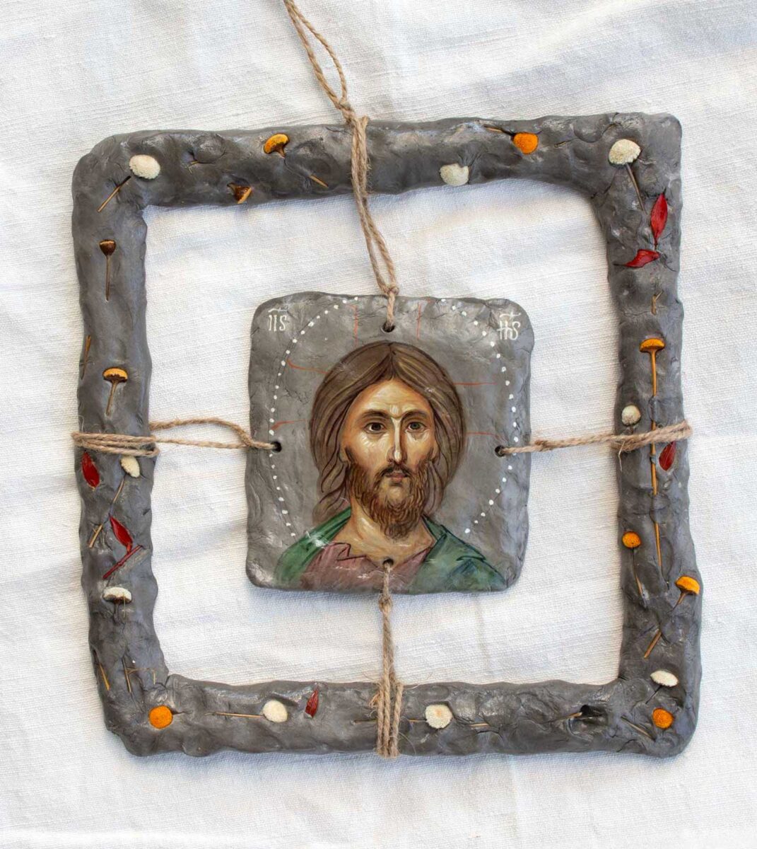 Icoane pictate pe ceramica