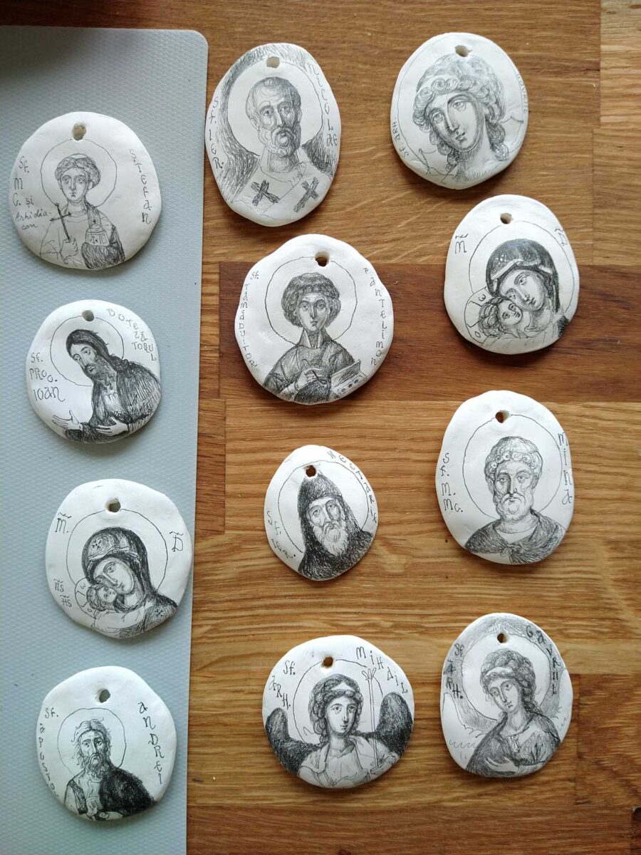 Medalioane cu icoane