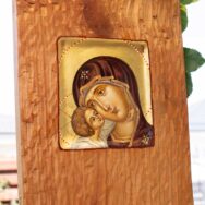 Maica domnului cu pruncul sculptat6